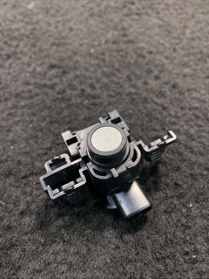 Sensor de ayuda de estacionamiento para parachoques trasero Lexus RC300 2015-2017 OEM 89341-53010-B2 Foto 1 de 4