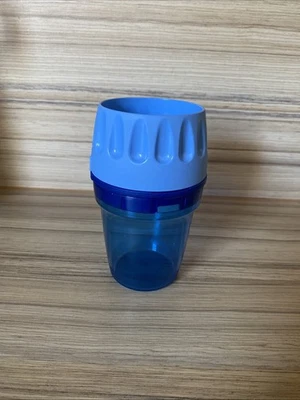 TUPPERWARE D133 KNOBI-TWIST BLAU ZERKLEINERER FÜR KNOBLAUCH - Bild 1 von 4