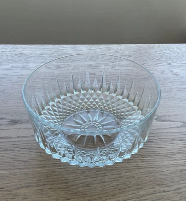 Tigela decorativa de vidro de cristal vintage Arcoroc feita na França - Imagem 1 de 4