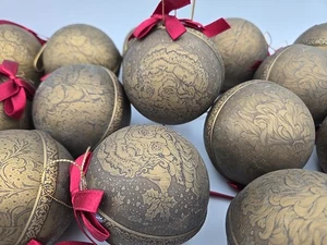 Vintage Etched Brass 10 Santa Head and 10 Angel Ball Ornaments 3" Rare 20 Lot - Picture 1 of 3