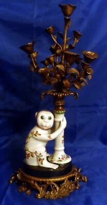 ATQ CANDELABRO FIGURATIVO MONO PORCELANA Y BRONCE (Base Bronce, Hojas y Flores) Foto 1 de 4