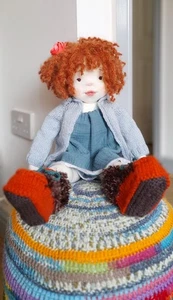 Rote Haare Mädchen Puppe + Kleidung - Unikat Handarbeit - von knitninja - Bild 1 von 10