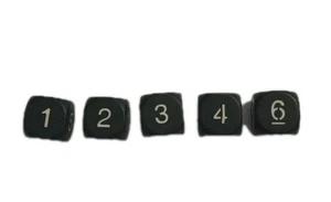 Set Of Five Dice. Black With Numbers. 6 Sided. Pre-owned. Free Postage. - Foto 1 di 1