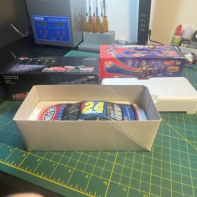 2001 Jeff Gordon #24 DuPont Winston Cup Champion escala 1/32 1 de 3600 ação - Imagem 1 de 4