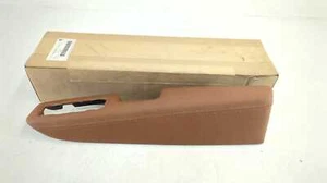 New OEM Jeep RH Front Saddle Leather Door Armrest 2011-2013 Grand Cherokee Mopar - Picture 1 of 6