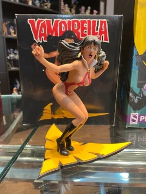 VAMPIRELLA STATUE DIAMOND EYES BY DYNAMITE ENTERTAINMENT ADAM HUGHES 205/300 - Изображение 1 из 4