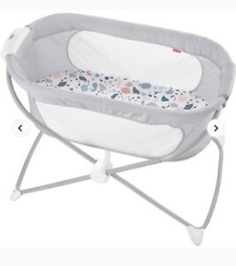 Fisher-Price Baby Bedside Sleeper, Soothing View Bassinet *read damage*