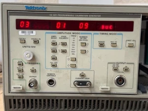 Generatore di calibrazione programmabile Tektronix CG 5011 LEGGI - Foto 1 di 2