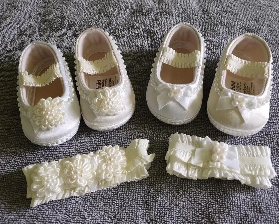 NUEVO Regalo Hecho a Mano Bebé Niña Navidad Blanco (Recién Nacido) Conjunto de Zapatos con Cuentas Foto 1 de 4