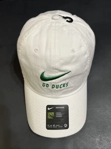 NIKE H86 OREGON GO DUCKS ERWACHSENE UNISEX 1 Größe FTBLL KAPPE [CI4371-100] WEISS NEU MIT ETIKETT - Bild 1 von 10