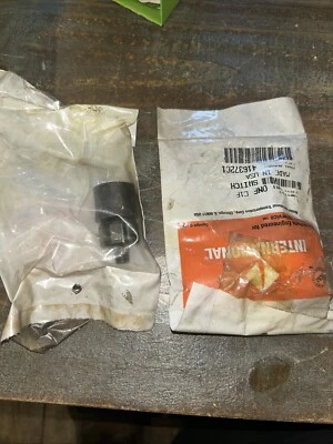 Interruptor de luz de respaldo inverso International/Navistar 416372C1 [Lote de 2] Nuevo de Lote Antiguo Foto 1 de 4