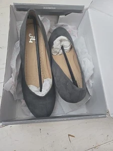 Journey Collection JANEY collection Grey Faux Suede. Size 6 - Picture 1 of 14