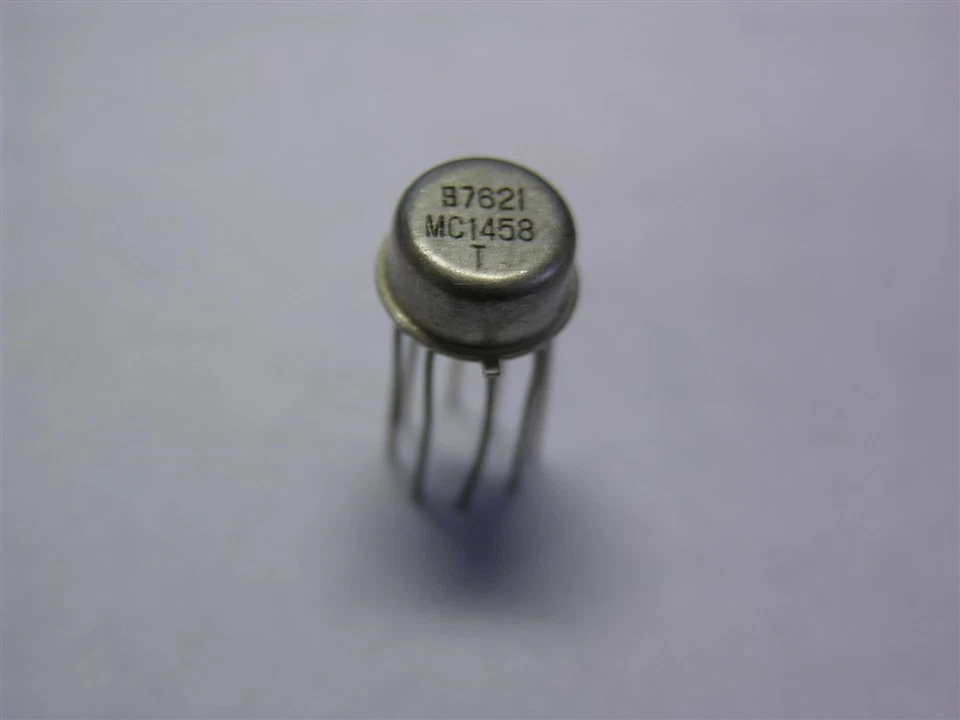 1 Vintage Signetics MC1458T Dual Operational Amplifier IC Metal Can T-Package - Image 1 of 1