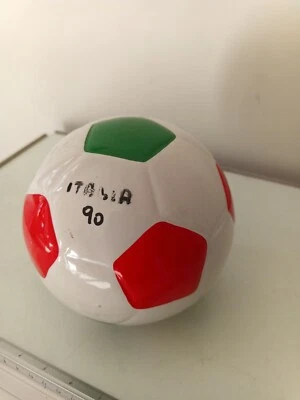 PALLONE DI CERAMICA ITALIA 90 NUOVO SALVADANAIO MEMORABILIA WORLD CUP 1990 - Immagine 1 di 4