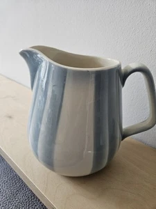 WAKU Milchkrug 1,25 L blaue Streifen  - Bild 1 von 4