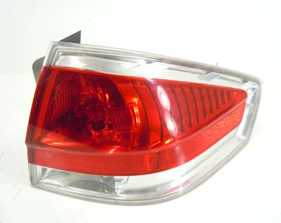 Luz trasera Ford Focus 2008-2011 sedán pasajero derecho OEM Foto 1 de 4