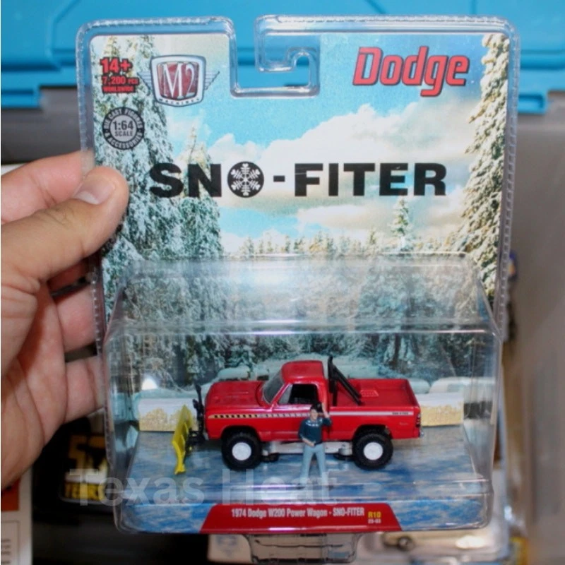 M2 MACHINES 74 Dodge Snow Plow Truck W200 Power Wagon-Sno-Fitter R10  1/64 2b - Image 1 of 2