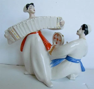 RUSSIAN 1960s PORCELAIN FIGURE DANCING COUPLE vintage  - Picture 1 of 6