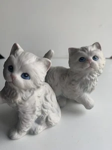 Homco Porcelain Bisque Playful White Persian Kittens Cats Blue Eyes Vintage Pair - Picture 1 of 4