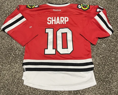 Reebok Chicago Blackhawks Red NHL Patrick Sharp #10 Jersey Youth Medium Sewn Cover