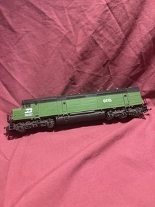 VINTAGE LIMA BURLINGTON NORTHERN HO TRAIN 6615 GREEN DUMMY ENGINE UNTESTED ITALY - Picture 1 of 7