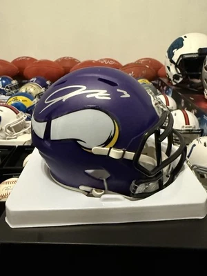 Jordan Addison 亲笔签名迷你头盔 Fanatics Under Wraps 维京人 — 第 1/2 张图片