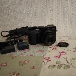 Cámara Panasonic Lumix DMC-GX7 sin probar por lo que repuestos/reparación - por favor leer descripción - Imagen 1 de 17