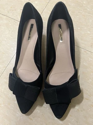 NUEVO-Tahari Tara zapatos de salón de gamuza negros, 7,5 Foto 1 de 4