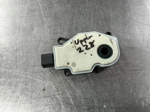 2015-2017 Ford F150 Upper Radiator Air Shutter Actuator FL34-8476-AC OEM #228 - Picture 1 of 3