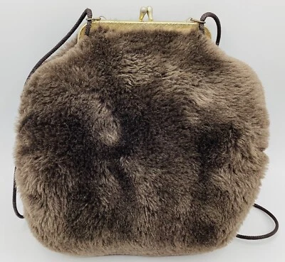 Bolso sin asas vintage de piel sintética marrón con correa Foto 1 de 4