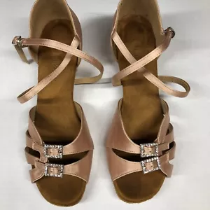 Scarpe da ballo 7,5 sandali nudi raso fibbie strass tacco 1,5 pollici beige danza - Foto 1 di 9