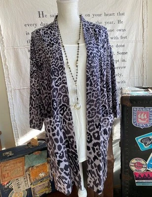 Nuevo Cárdigan Isaac Mizrahi Negro Estampado Leopardo Estampado Tejido Plumero S Foto 1 de 4