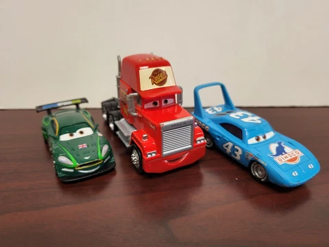 Disney Pixar Cars Lot Of 3 NIGEL GEARSLEY/ DINOCO / MAC 1:55 Cover