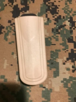 Safariland 71 FDE Mag Pouch with Molle Adapter - Image 1 of 4
