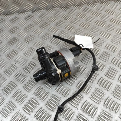 Mercedes-Benz AMG GT C190 Pompe à eau auxiliaire A0005002500 4.0 ESTROL 340KW 20 - Image 1 of 4