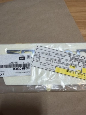 OEM KIA SORENTO ЛИФТГЕЙТ ШИЛЬДИК ЭМБЛЕМА ЛОГОТИП ЗНАЧОК 86310C6000 2016 - 2020 OEM - Изображение 1 из 4