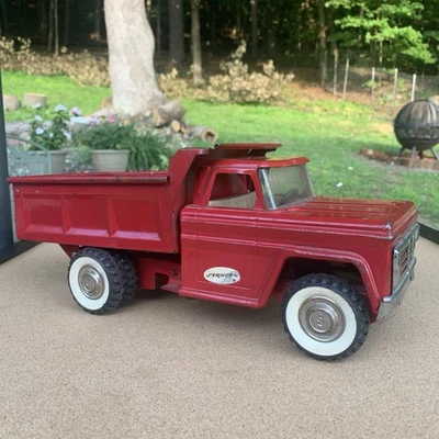 Vintage 1960's Structo Hydraulic Dumper Dump Truck Pressed Steel Lever Truck - Image 1 of 4