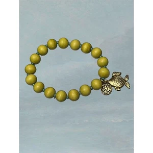 Lilly Pulitzer Wood Bead Stretch Bracelet Green Yellow Gold Tone Fish Charm NWOT - Picture 1 of 3