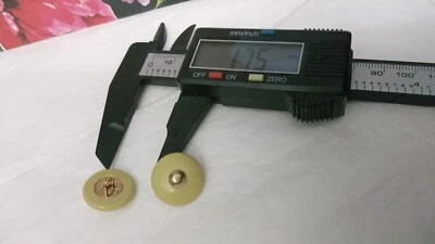 Auténtico Botón Chanel Amarillo Claro 18 mm Estampado Foto 1 de 2