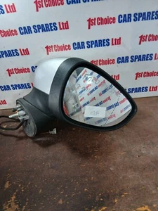 Ford Fiesta mk7 2011 DRIVER RIGHT ELECTRIC wing door mirror silver - Picture 1 of 6