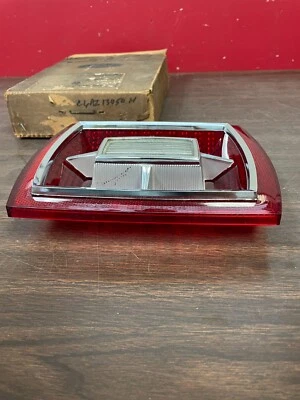 1966 FORD GALAXIE 500 XL TAIL LIGHT LENS NOS FORD 823 - Image 1 of 4