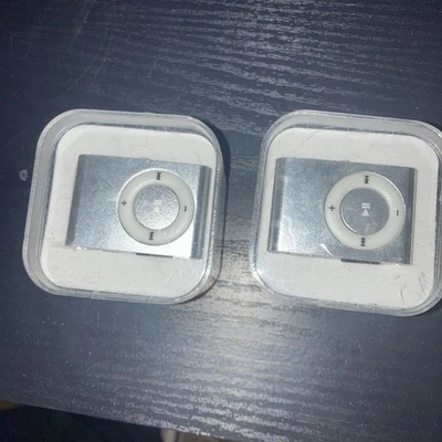 2 Mini MP3 Music Multimedia Player USB Flash Disk Metallic SILVER Micro SD new - Image 1 of 3