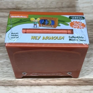 Nickelodeon Hey Arnold! Collectable Mini Figure, Blind Box Series 1 w/ Sticker - Picture 1 of 3