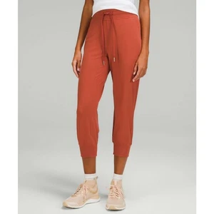 Jogger corto de tiro alto Lululemon Ready to Rulu talla 6 - Imagen 1 de 8