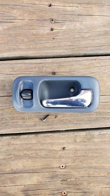 97-01 Honda CRV Oem Used Right Rear Passenger Interior Door Handle - Image 1 of 4