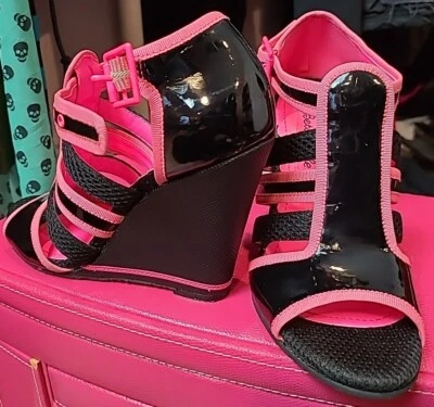 Туфли на танкетке с пряжками Betseyville розовые и черные с ремешками размер 5 - Изображение 1 из 4