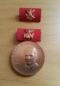 GST DDR NVA Auszeichnung " Ernst Schneller Medaille " in BRONZE im Original-Etui - Bild 1 von 3