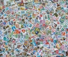 LOTTO DI DIECIMILA FRANCOBOLLI MONDIALI PIU' OMAGGI FILATELICI