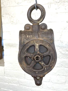 Antique Iron Barn Pulley H78 Mark, Swivels Properly, Wheel Turns No Chips/Cracks - Picture 1 of 9