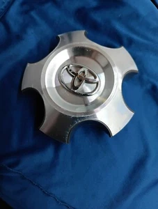 SEQUOIA TUNDRA 2008-2019 WHEEL CENTER HUBCAP CAP OEM 42603-0C100 Brushed - Picture 1 of 4